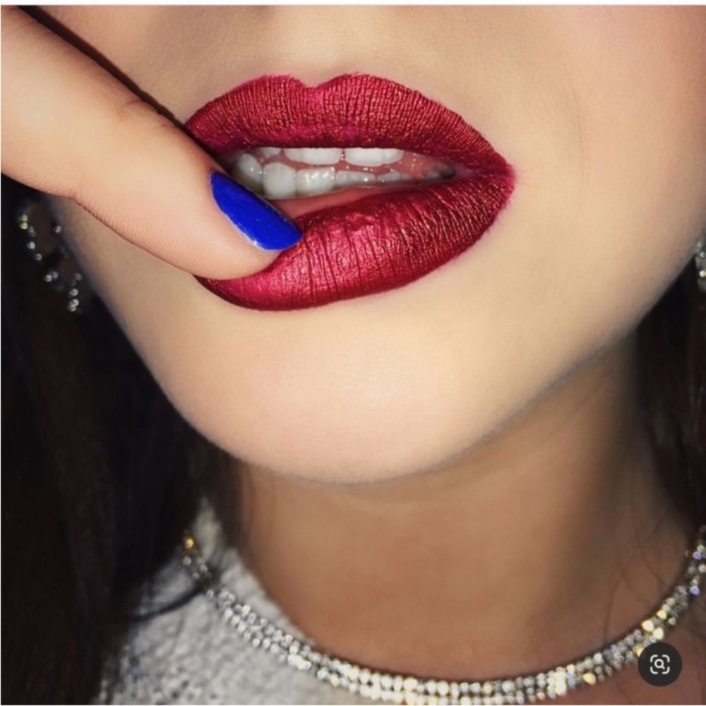 Jeffree Star Poinsettia Velour Liquid Lipstick NIB - Picture 2 of 8